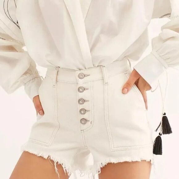 Free People White Jesse Carpenter Raw Hem Button Fly Denim Shorts 30 - Picture 1 of 7